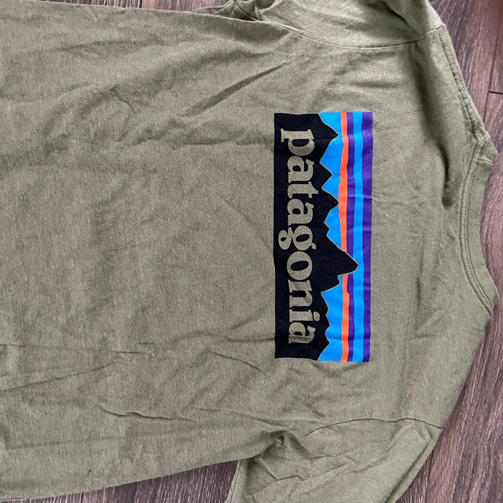 Size L men’s Patagonia long sleeve